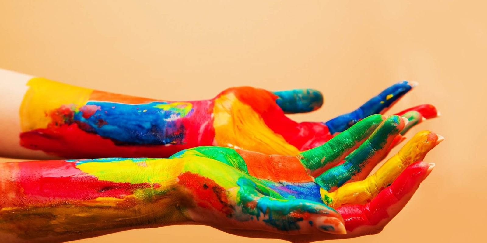 ¿Cómo se clasifican los colores en tipos?
